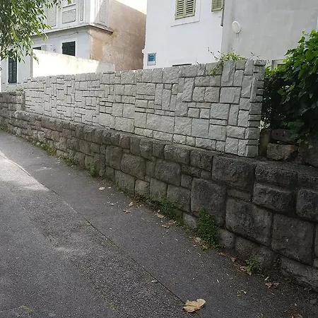 Kantrida Apartmán *